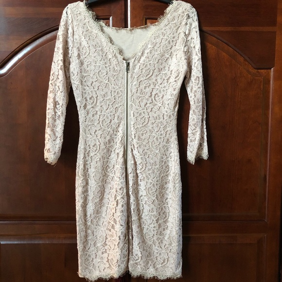 Diane Von Furstenberg Lace Dress. Size 4. - Picture 3 of 6